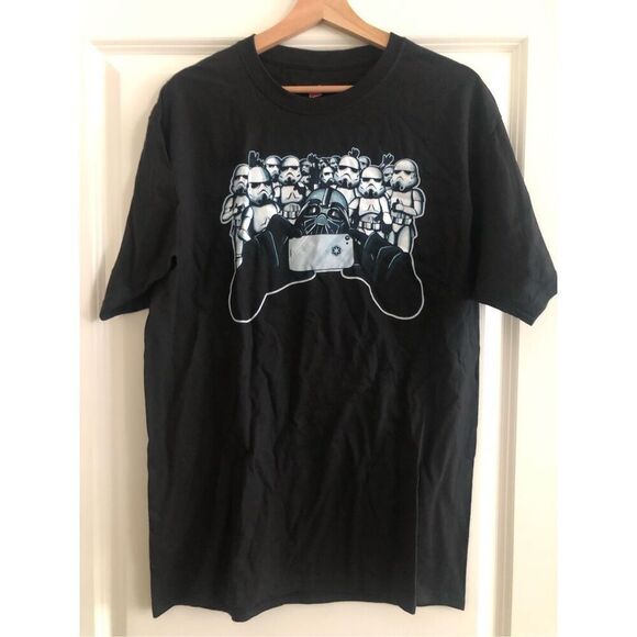 Star Wars Storm Trooper x Darth Vader Selfie Tshirt Men’s Size Large - Picture 1 of 2